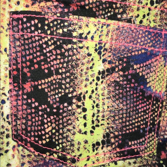 Disney D-Signed LIV & MADDIE NWT Snakeskin… - Picture 6 of 8